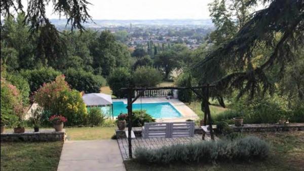 Les Deux Cedres Apartment Bergerac Bagian luar foto