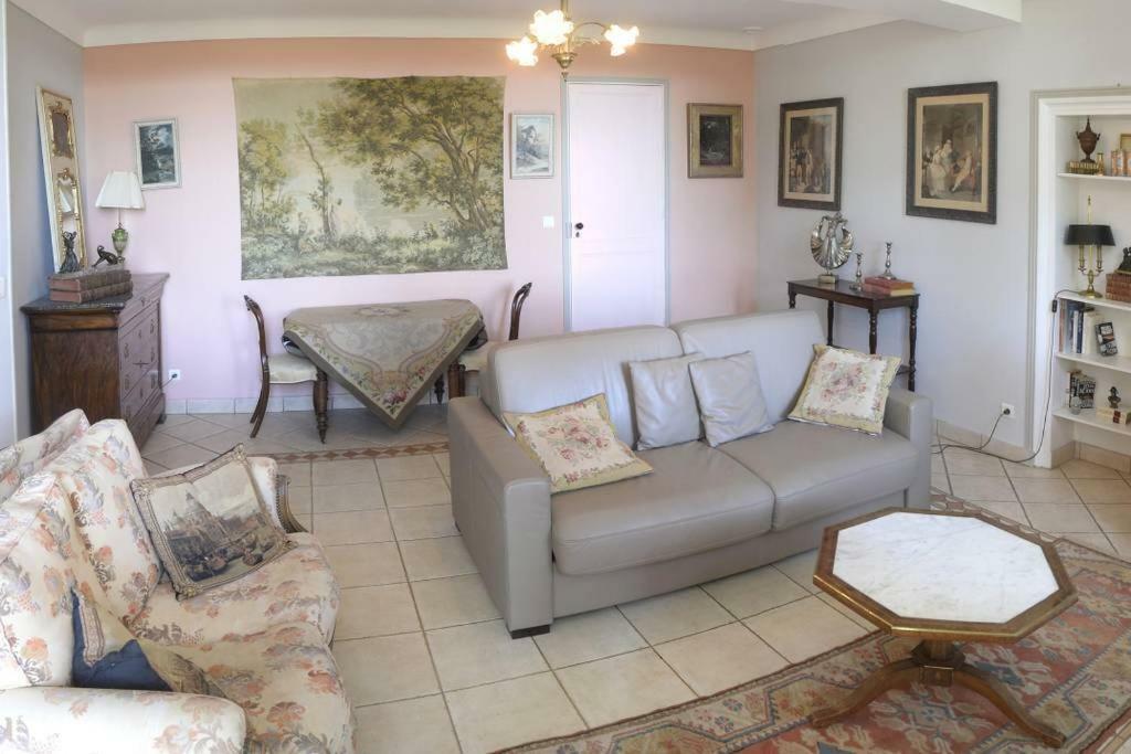 Les Deux Cedres Apartment Bergerac Bagian luar foto
